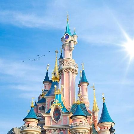 Le 82 - Studio Pour 4 A 3 Minutes De Disneyland Paris Montevrain Exterior photo